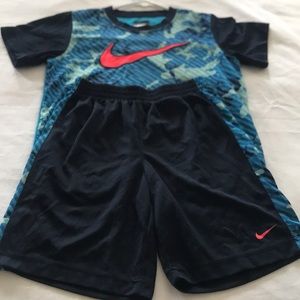 Excellent t condition  Nike shorts and shirt combo
